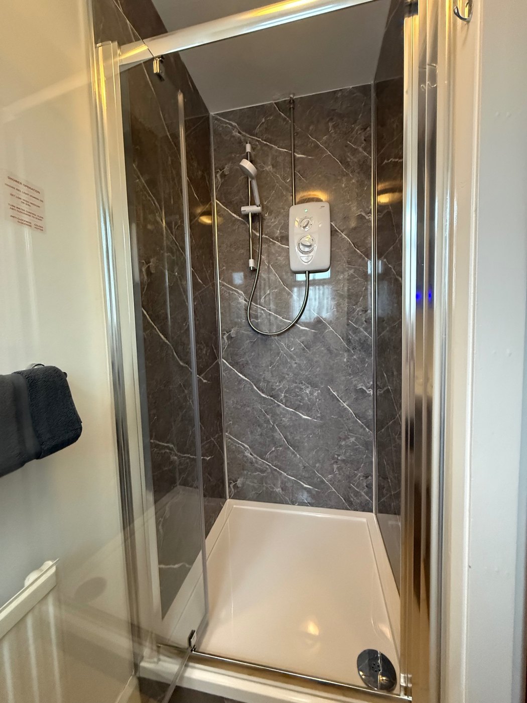 Private en-suite shower at YO10 Accommodation